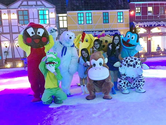 Tuyết rơi giữa mùa hè tại Snow Town Sài Gòn