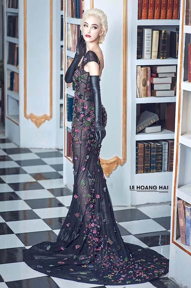 Dàn mẫu Tây "tổng tiến công" show diễn thời trang của NTK Lê Hoàng Hải ảnh 5