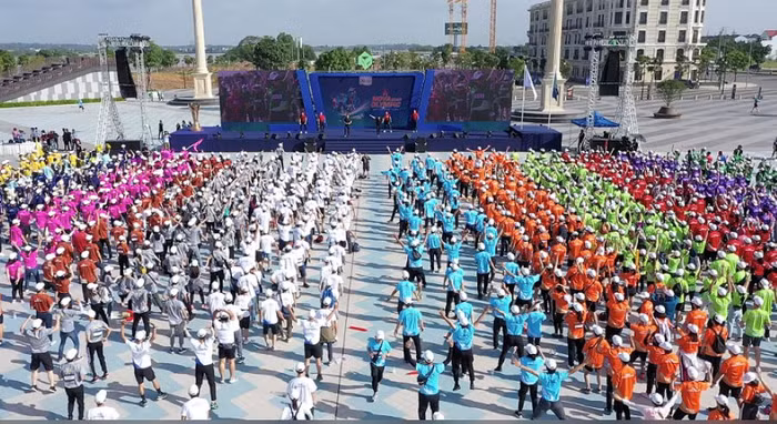 Nova Olympic là sự kiện thể thao lớn nằm trong chuỗi hoạt động chào mừng kỷ niệm 30 năm thành lập Tập đoàn NovaGroup (1992 – 2022) và thu hút hơn 4.000 lượt nhân viên đăng ký tham dự