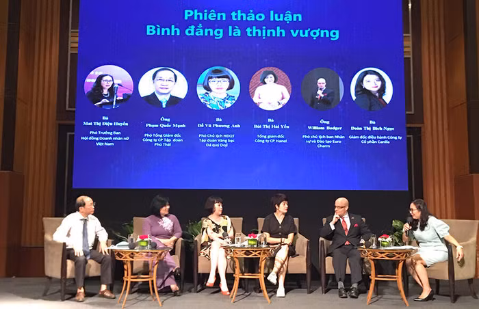 Các đại biểu chia sẻ trong phiên thảo luận