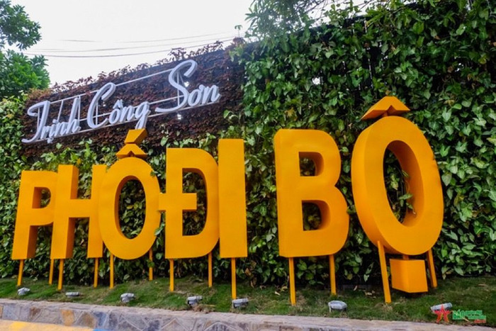 Hà Nội dự kiến phát triển kinh tế đêm tại phố đi bộ Trịnh Công Sơn ảnh 1 phát triển kinh tế đêm tại phố đi bộ Trịnh Công Sơn