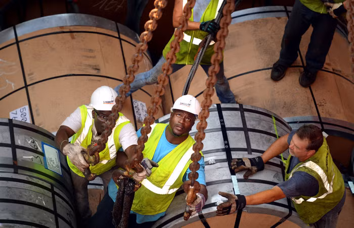 Mỹ áp thuế chống phá giá với thép từ 8 quốc gia và vùng lãnh thổ