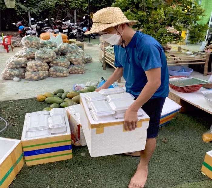 Anh Phùng Minh Đức, Giám đốc Công ty Bất động sản VietReal là một phụ bếp"chuyên nghiệp" của Bếp nhà B