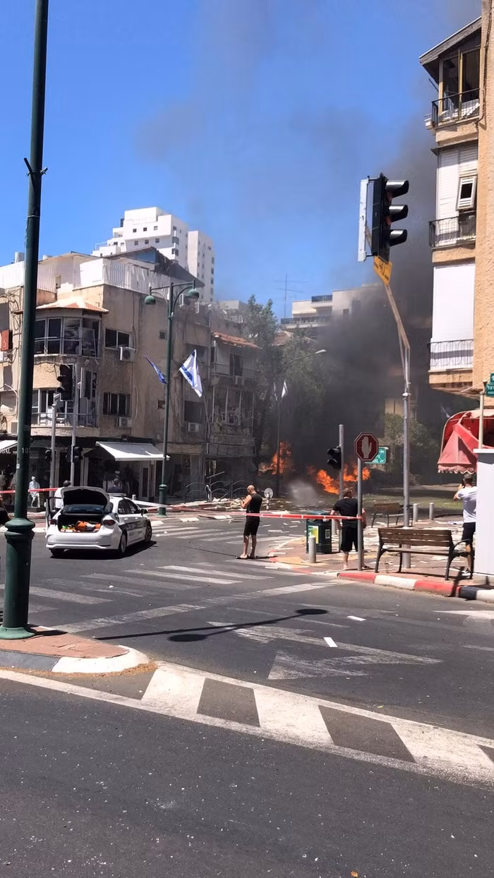 Tên lửa Hamas rơi vào khu phố Ramat Gan gần Tel Aviv