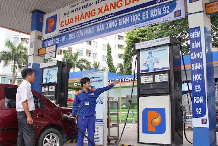 Chứng khoán giảm, Petrolimex khó “đắt hàng”