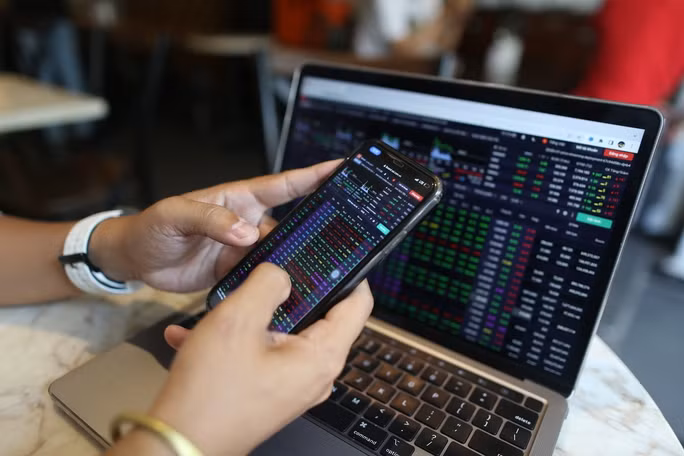 Chứng khoán Mỹ "bất ổn" sau tuyên bố của Chủ tịch Fed