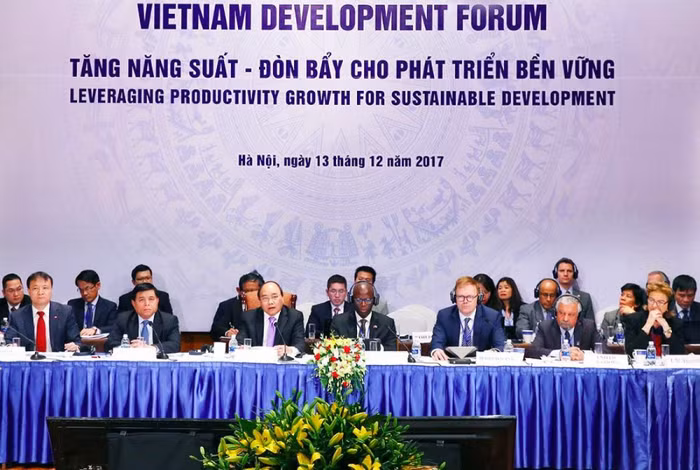 Gia tăng cạnh tranh để tạo sức ép tăng năng suất lao động