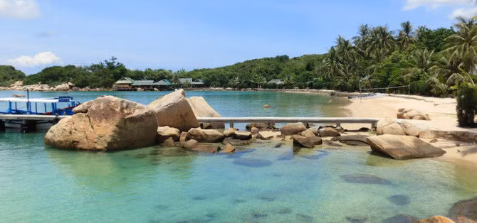 Đảo thuộc Vịnh Vân Phong