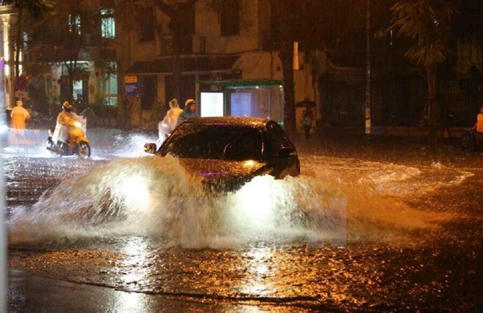 Hà Nội có mưa vào chiều tối và đêm, khả năng xảy ra gió giật mạnh