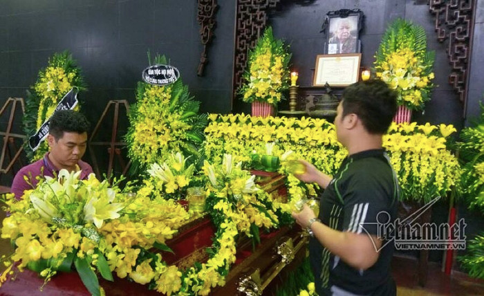 Trực tiếp: Lãnh đạo Chính phủ viếng cụ Hoàng Thị Minh Hồ ảnh 5 Trực tiếp: Lãnh đạo Chính phủ viếng cụ Hoàng Thị Minh Hồ ảnh 5