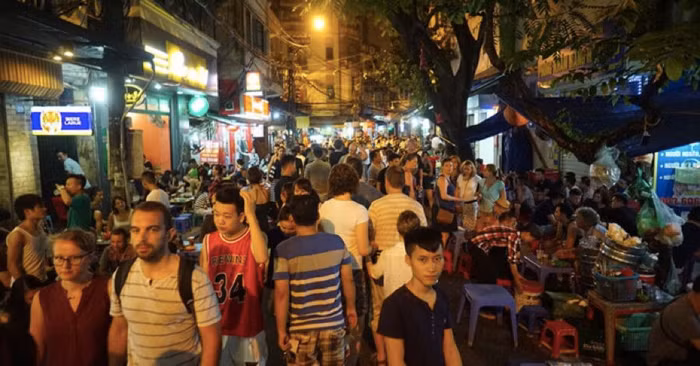 Hà Nội nới giờ kinh doanh - Chính quyền ''căng mình'' quản lý ảnh 1 Hà Nội nới giờ kinh doanh - Chính quyền ''căng mình'' quản lý ảnh 1