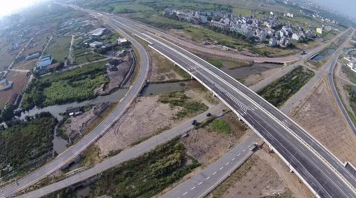Vốn đầu tư công: Nghẽn từ đầu vào, nền kinh tế mất cả triệu tỷ đồng