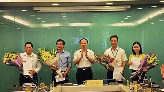 Ông Nguyễn Xuân Quang trong lễ bổ nhiệm Cục phó Cục Kiểm soát hoạt động môi trường (ngoài cùng bên trái)