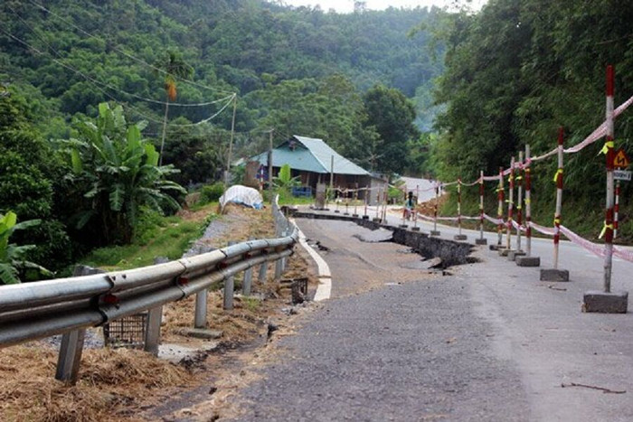 Quốc lộ nghìn tỷ nứt toác kéo dài: Loay hoay tìm giải pháp