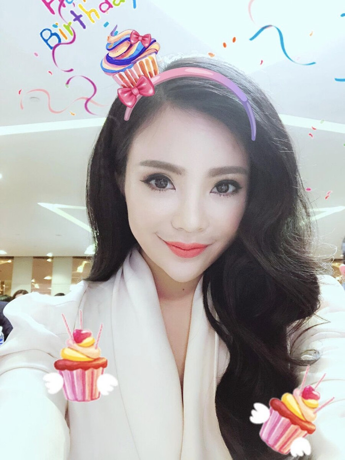 Người đẹp Việt đi thi HH Quý bà dính bê bối lô mỹ phẩm 11 tỷ ảnh 5 Người đẹp Việt đi thi HH Quý bà dính bê bối lô mỹ phẩm 11 tỷ ảnh 5