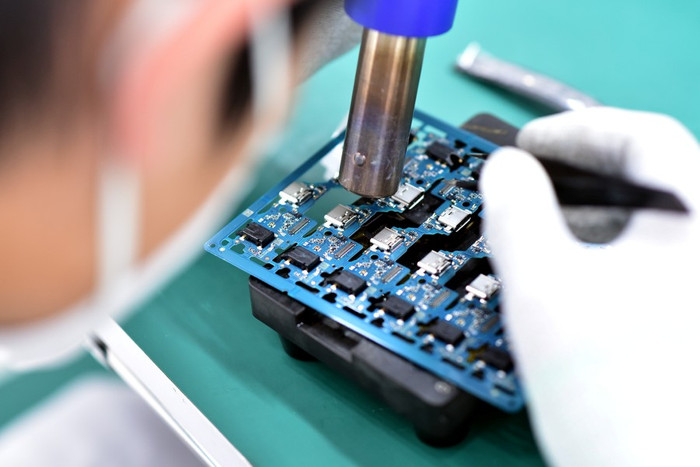 Cận cảnh Nhà máy sản xuất điện thoại “3 tốt, 3 dễ” vì người Việt của VinSmart ảnh 7