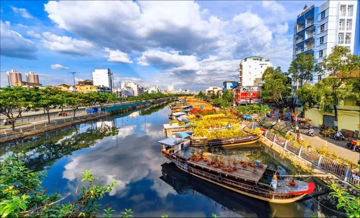 Quận 8 đang thu hút các nhà đầu tư bất động sản khi hội tụ nhiều yếu tố hấp dẫn