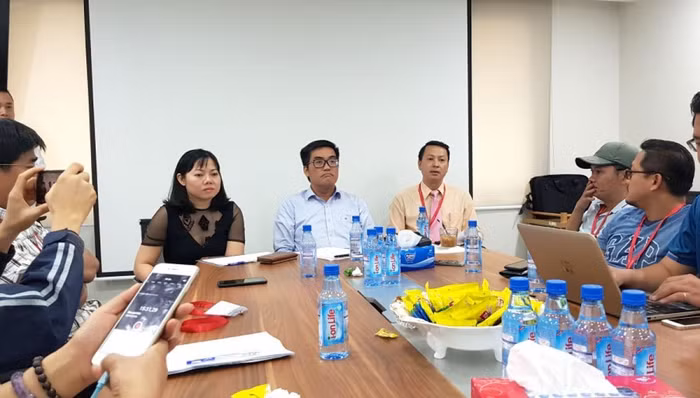 Đại diện chủ đầu tư, nhà phát triển và nhà thầu cung cấp thông tin cho báo chí sáng 24/01/2018