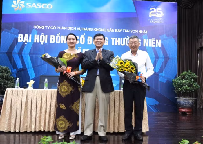 Vợ chồng “Vua hàng hiệu” Johnathan Hạnh Nguyễn chuẩn bị nhận gần 90 tỷ cổ tức tại Sasco