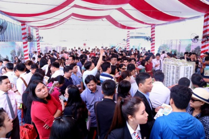 Hơn 300 khách hàng dự khai trương căn hộ mẫu Louis Apartment ảnh 2