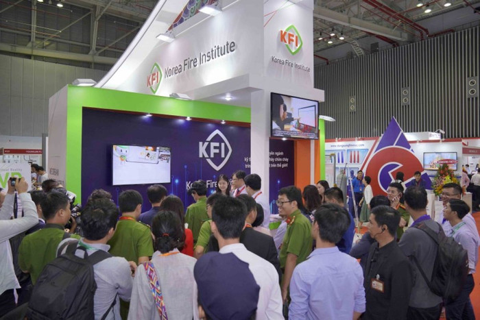 Ùn ùn tới thăm triển lãm Secutech sau hàng loạt sự cố về cháy chung cư ảnh 2