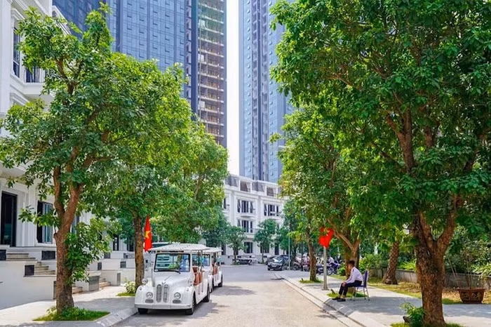 Sunshine City dành nhiều diện tích cho cây xanh, mang lại bầu không khí trong lành hiếm hoi ở khu vực nội đô.
