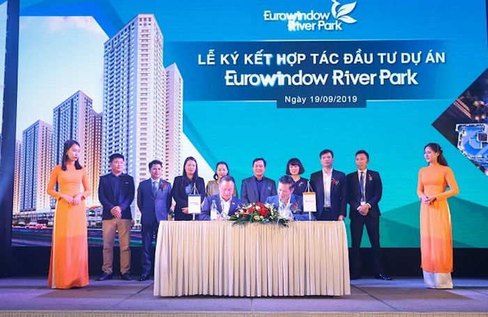 Eurowindow Holding ký hợp tác đầu tư với CenLand