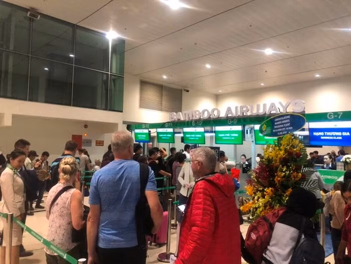 Bamboo Airways bay thương mại chuyến đầu tiên Sài Gòn - Hà Nội ảnh 2
