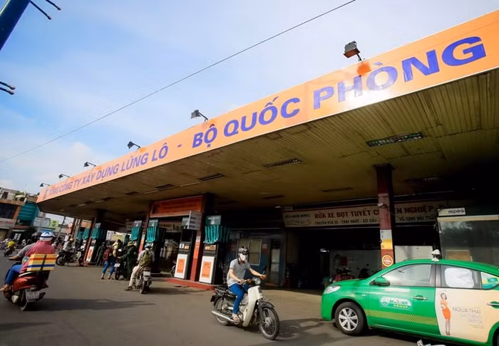 Một số cây xăng thuộc các đơn vị quân đội cũng được thu hồi và sẽ bàn giao cho quận Tân Bình quản lý.