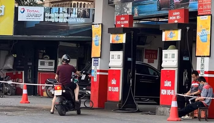 Hà Nội thiếu xăng đầu: Không có tình trạng găm hàng