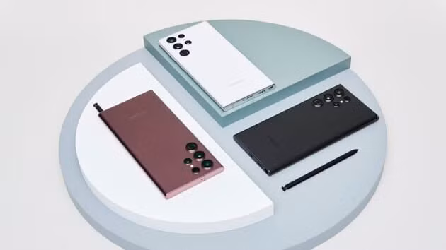 Điện thoại Samsung Galaxy S22.