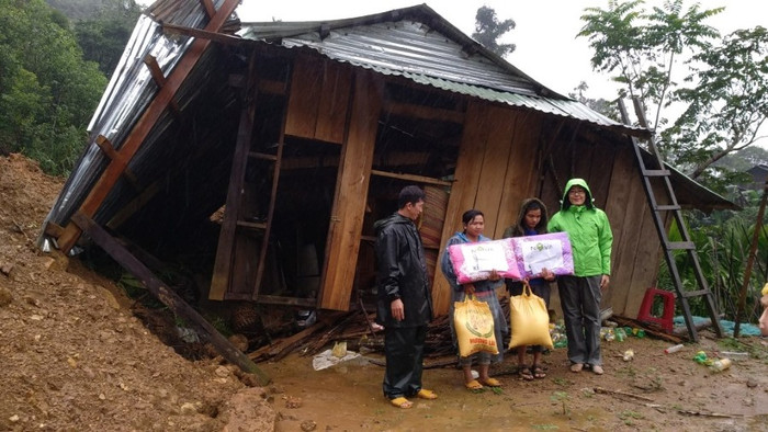 Cơn bão số 12 (siêu bão Damrey) gây thiệt hại nặng nề cho đồng bào miền Trung