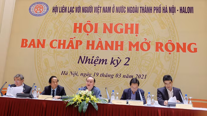Đoàn Chủ tịch điều hành hội nghị