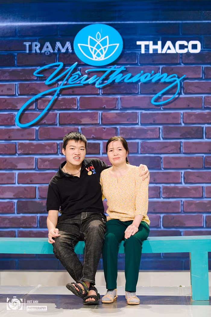 Thuận và mẹ