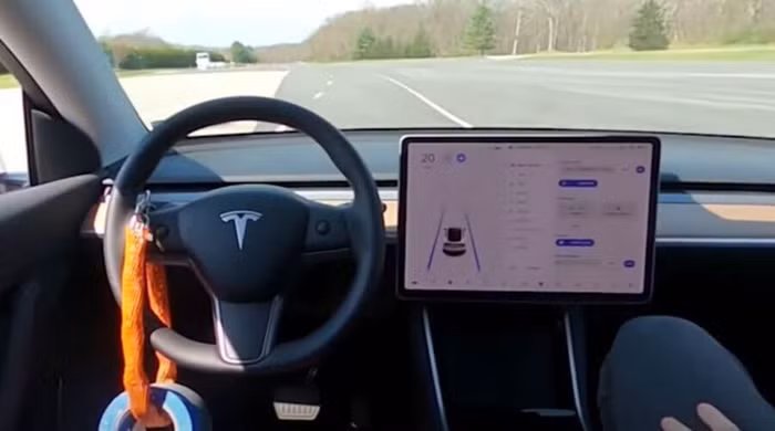 Các vụ tai nạn xảy ra khi mẫu xe Tesla gặp đèn chiếu sáng, biển chỉ đường phản quang hay các cảnh báo nguy hiểm
