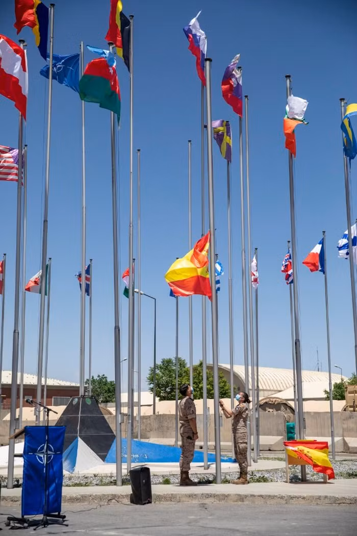 Quân đội Tây Ban Nha hạ cờ ở Afghanistan