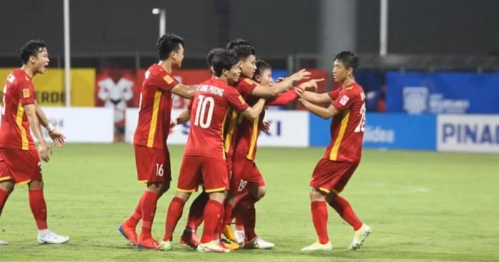 Đội tuyển Việt Nam vượt qua Vòng bảng AFF 2020 với vị trí nhì bảng sau bốn trận bất bại và là đội duy nhất chưa để thủng lưới