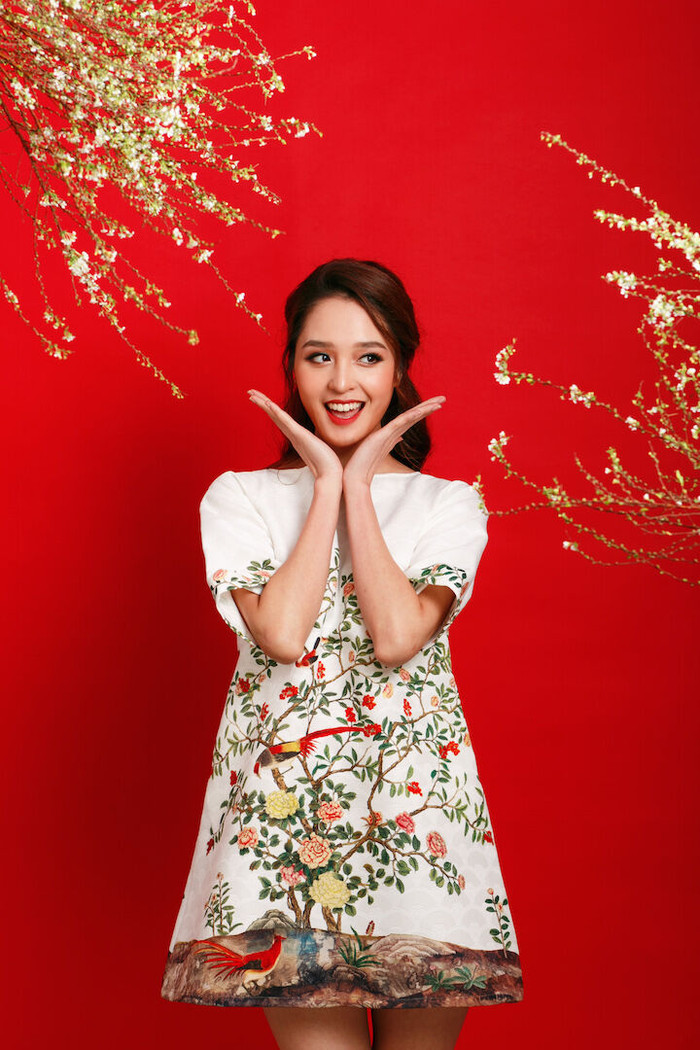 Á hậu Hoàng Anh duyên dáng với Gấm ảnh 4 Á hậu Hoàng Anh duyên dáng với Gấm ảnh 4