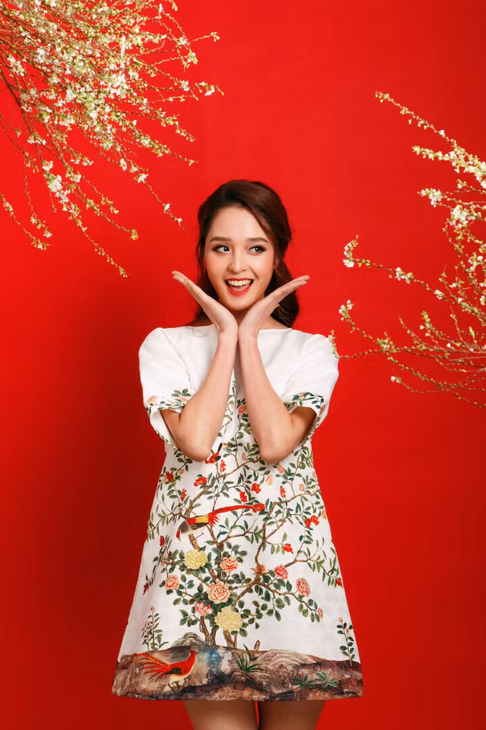 Á hậu Hoàng Anh duyên dáng với Gấm ảnh 4