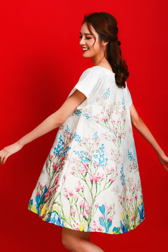 Á hậu Hoàng Anh duyên dáng với Gấm ảnh 6 Á hậu Hoàng Anh duyên dáng với Gấm ảnh 6