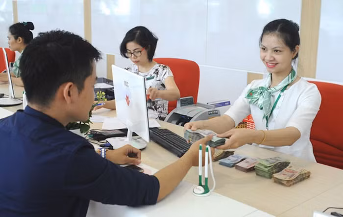 Ngân hàng Phương Đông giảm 50% phí chuyển tiền quốc tế tại OCB