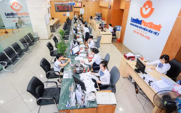 Sau 9 tháng ngồi ghế nóng, ông Nguyễn Đức Hưởng sắp rời khỏi vị trí Chủ tịch LienvietPostBank