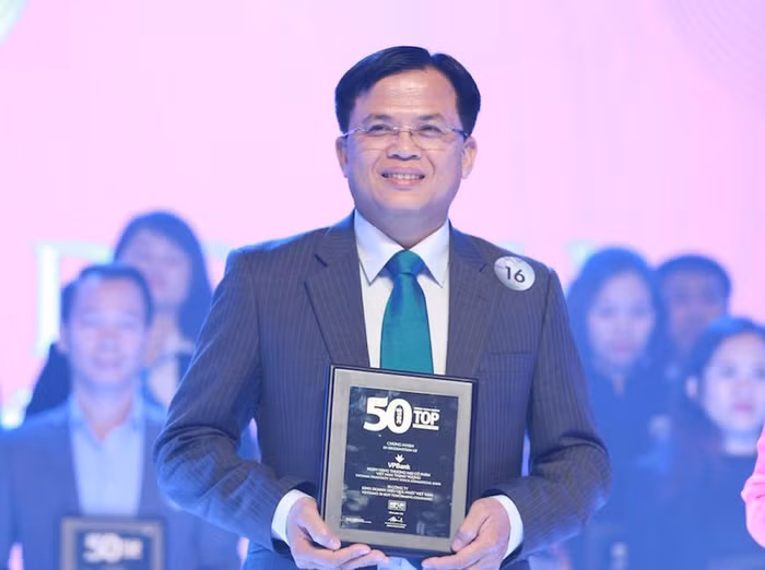 VPBank lọt Top 50 công ty niêm yết tốt nhất Việt Nam