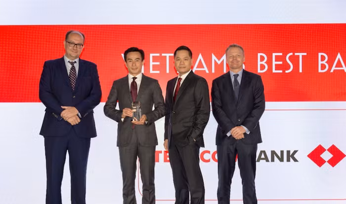 Techcombank đạt giải “Ngân hàng tốt nhất Việt Nam 2018”