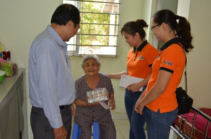 SHB dành gần 5 tỷ đồng triển khai chương trình “Chia sẻ yêu thương”