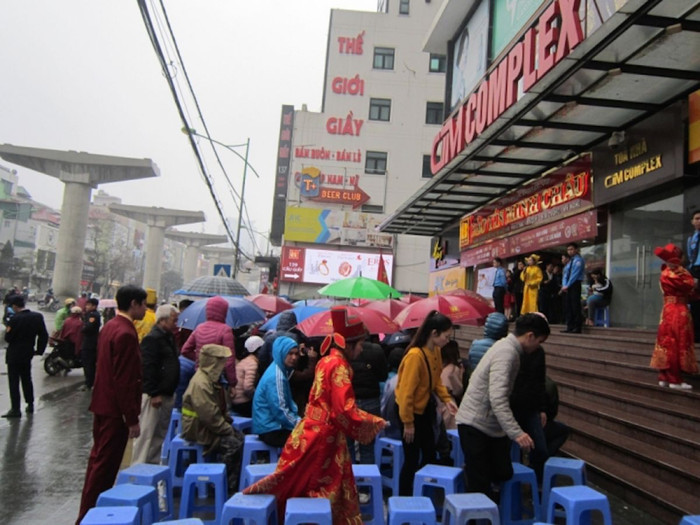 Các nhà vàng “hốt bạc” ngày Thần Tài, người mua vàng âm thầm chịu lỗ ảnh 1 Các nhà vàng “hốt bạc” ngày Thần Tài, người mua vàng âm thầm chịu lỗ ảnh 1