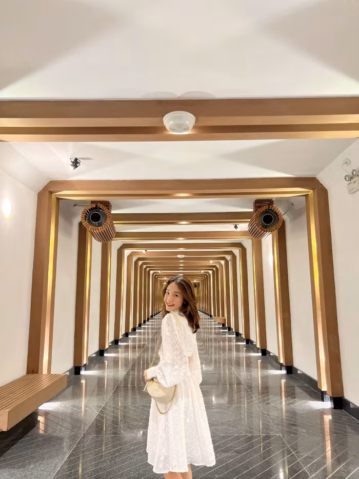 FLC City Hotel Beach Quy Nhơn là khách sạn duy nhất ở Quy Nhơn sở hữu đường hầm xuyên qua đường An Dương Vương, dẫn thẳng tới quán bar ngầm tại bãi biển Aqua Beach Club (Ảnh: Phương Bùi)