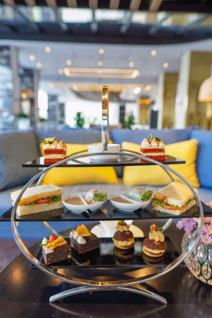 Set trà chiều cao cấp miễn phí cho du khách đặt phòng trong tháng 5 (Ảnh: Beanery Café)