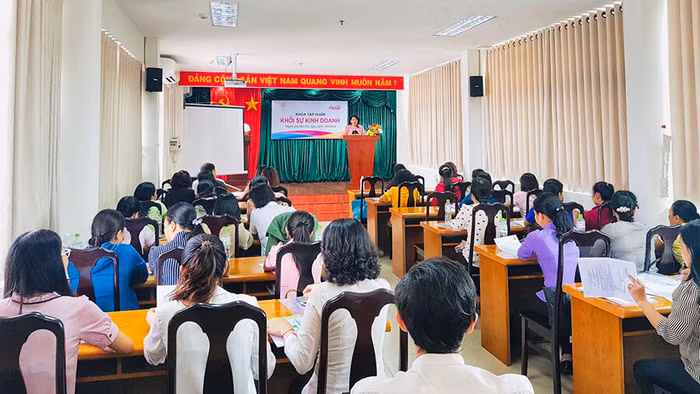 Khoá tập huấn Khởi sự kinh doanh - Một trong nhiều hoạt động của VWEC nhằm hỗ trợ phụ nữ khởi nghiệp
