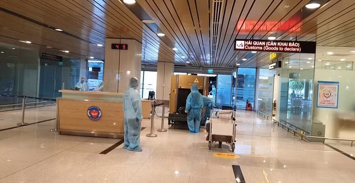 Quy trình đón khách nhập cảnh được sân bay Vân Đồn áp dụng các biện pháp an toàn phòng dịch mức độ cao nhất